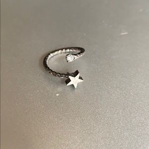 Adjustable star midi ring